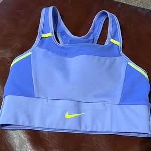 Nike sports bra xs
